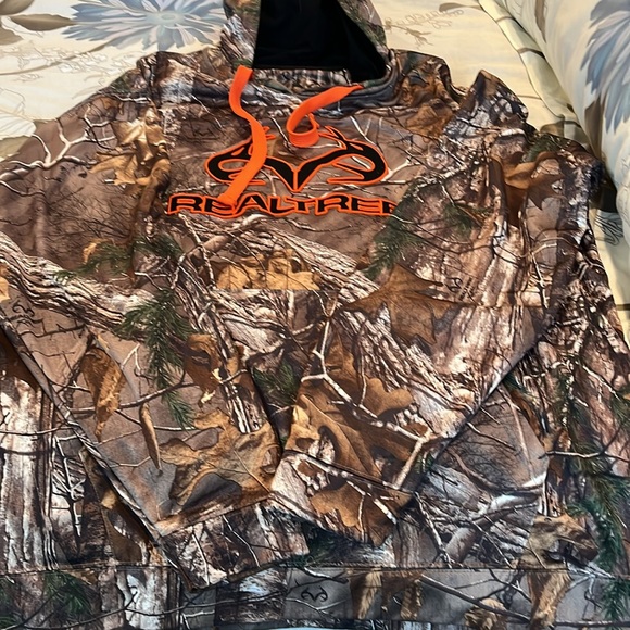 RealTree hoodie - Picture 2 of 2
